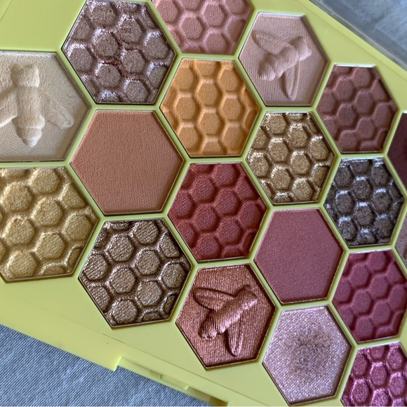 Bee You Eyeshadow palette from tarte sugarrush - Picture 6 of 7